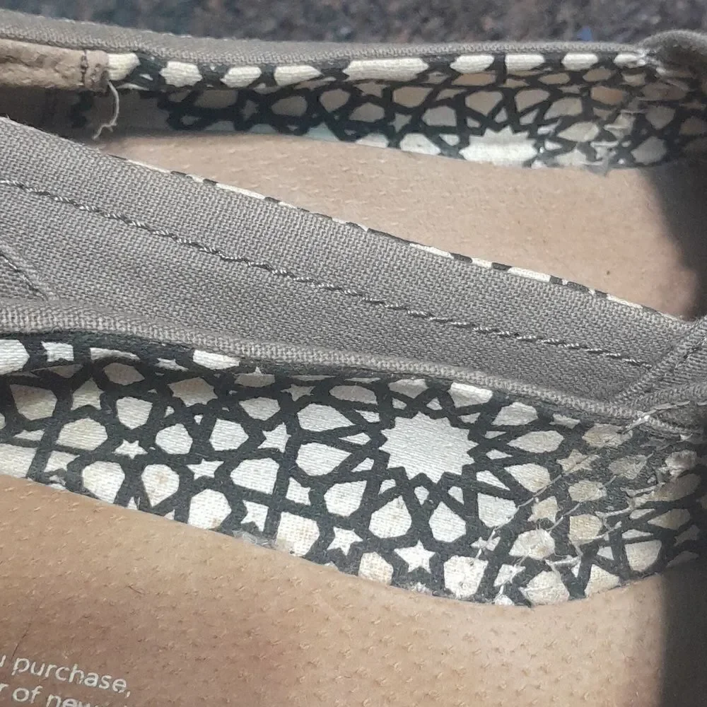 Toms Peep Toe Wedges...Size 9.5....Excellent condition.